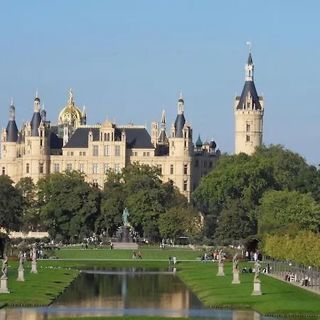 Park Am Schweriner See, Schwerin, Cleaning Included Apartment Schwerin (Mecklenburg-Vorpommern)
